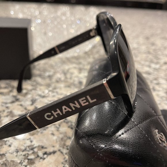 CHANEL Mother of Pearl Black Polarized Sunglasses - Picture 7 of 13